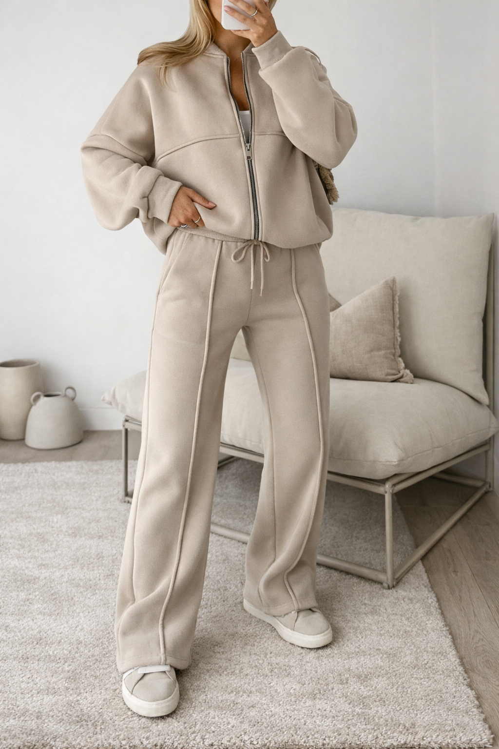 Elegant höstset för dam – ziptröja & högmidjade byxor